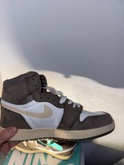 Travis Scott × Air Jordan 1 Retro High Og white mocha